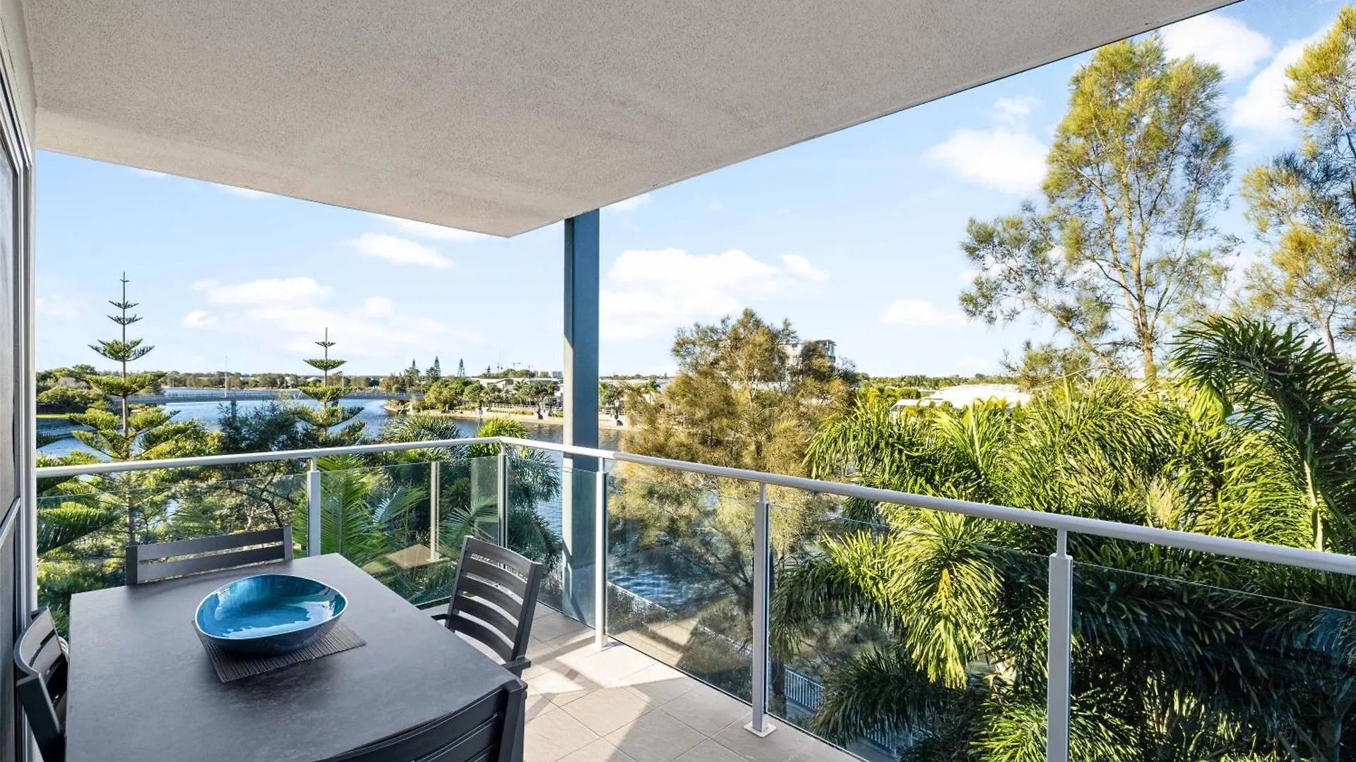 Broadwater On The Peninsula Aparthotel Kawana Waters Australia