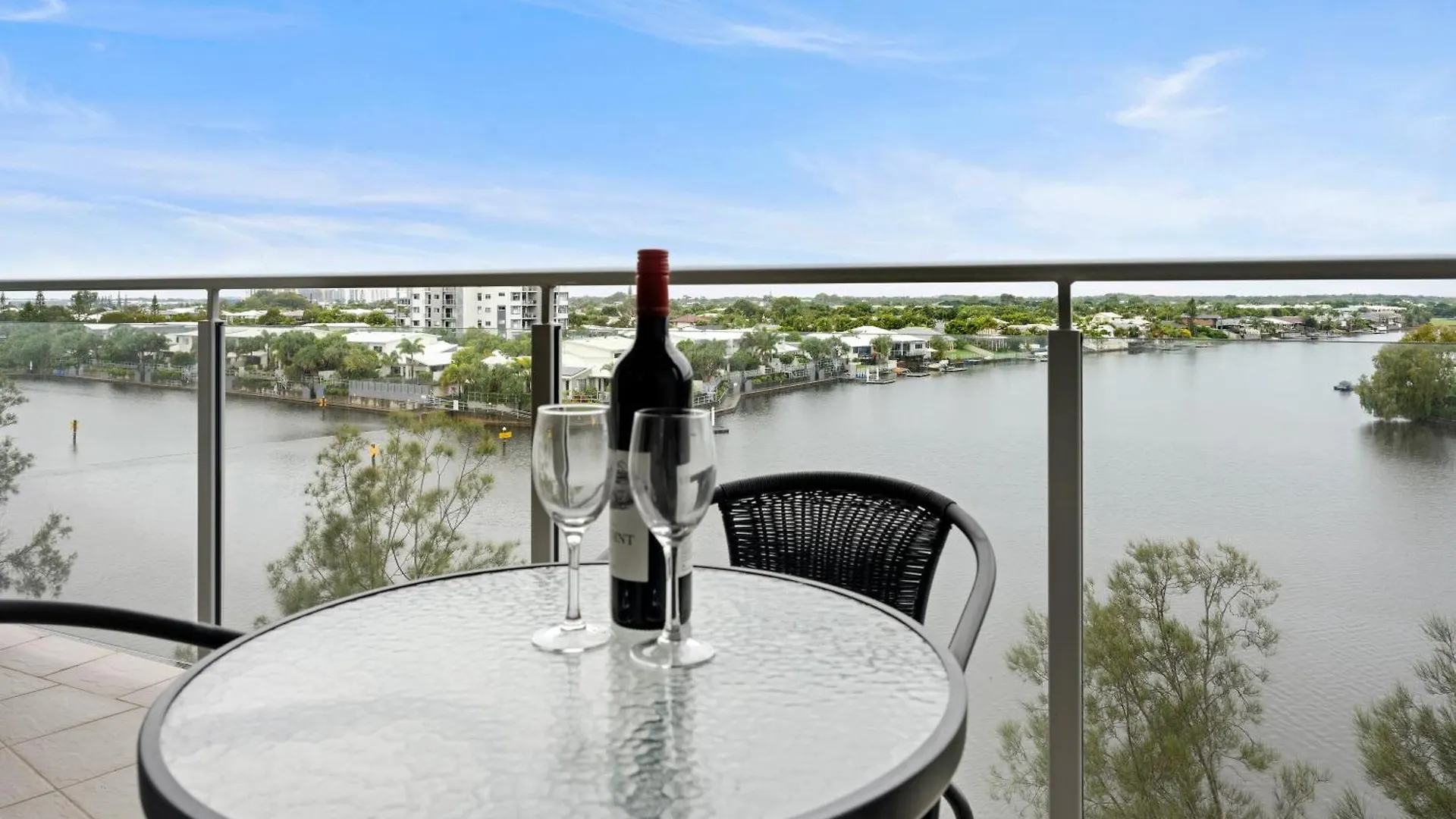 Broadwater On The Peninsula Aparthotel Kawana Waters