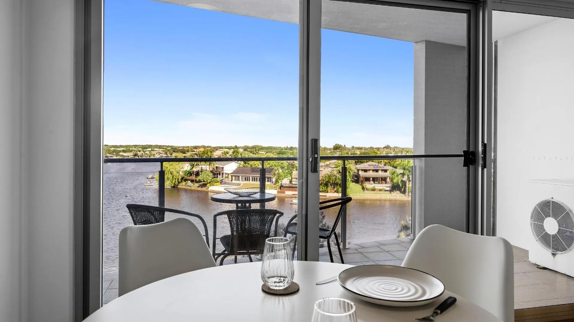 Broadwater On The Peninsula Aparthotel Kawana Waters